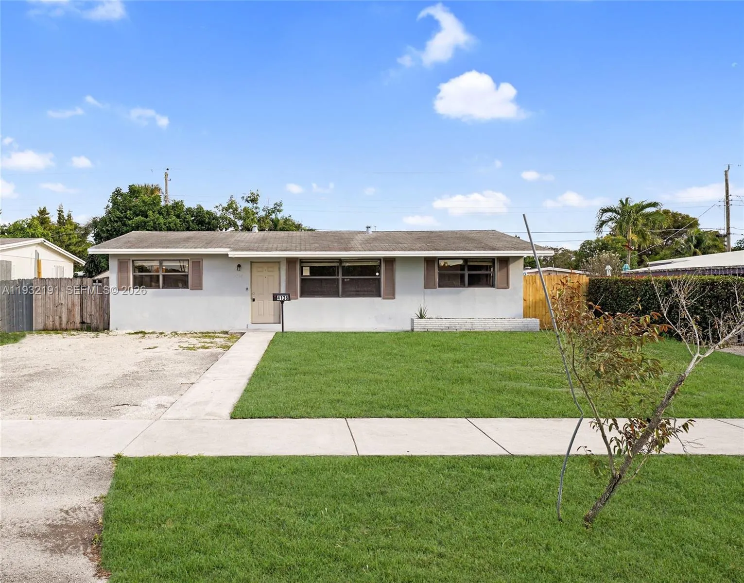 4 bedroom 2 bath for sale at 4136 NW 13th Ave, Oakland Park FL 33309