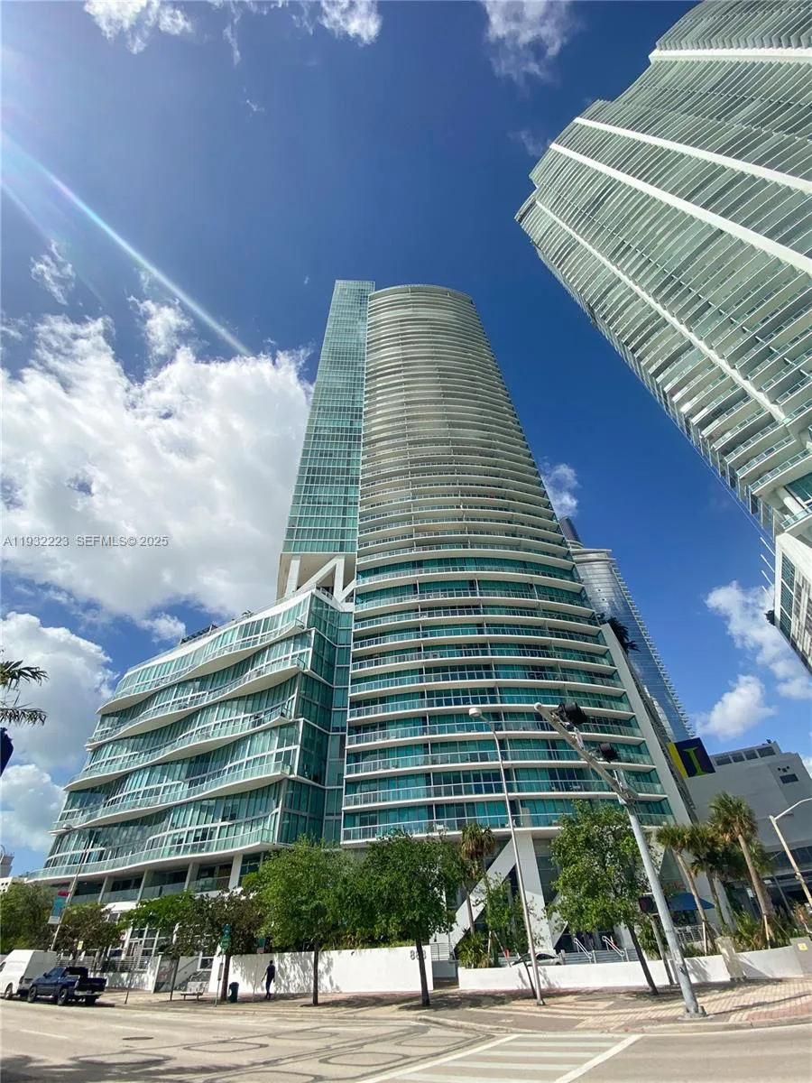 1 bedroom 2 bath for rent at 888 Biscayne Blvd # 709, Miami FL 33132