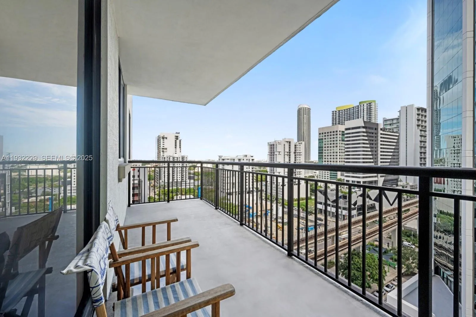 2 bedroom 2 bath for sale at 999 SW 1st Ave # 1514, Miami FL 33130