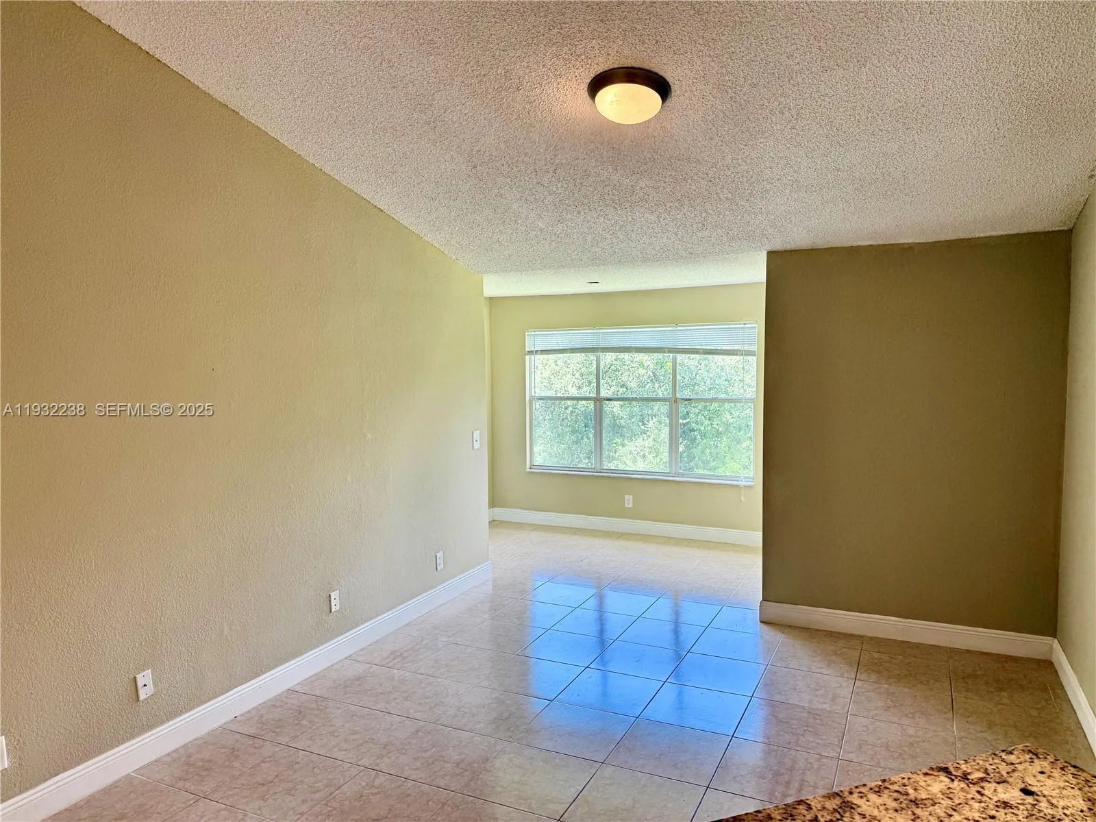 2 bedroom 1 bath for sale at 595 Vista Isles Dr # 1923, Sunrise FL 33325