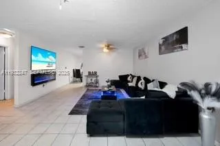 4457 NW 185th St, Miami Gardens FL 33055