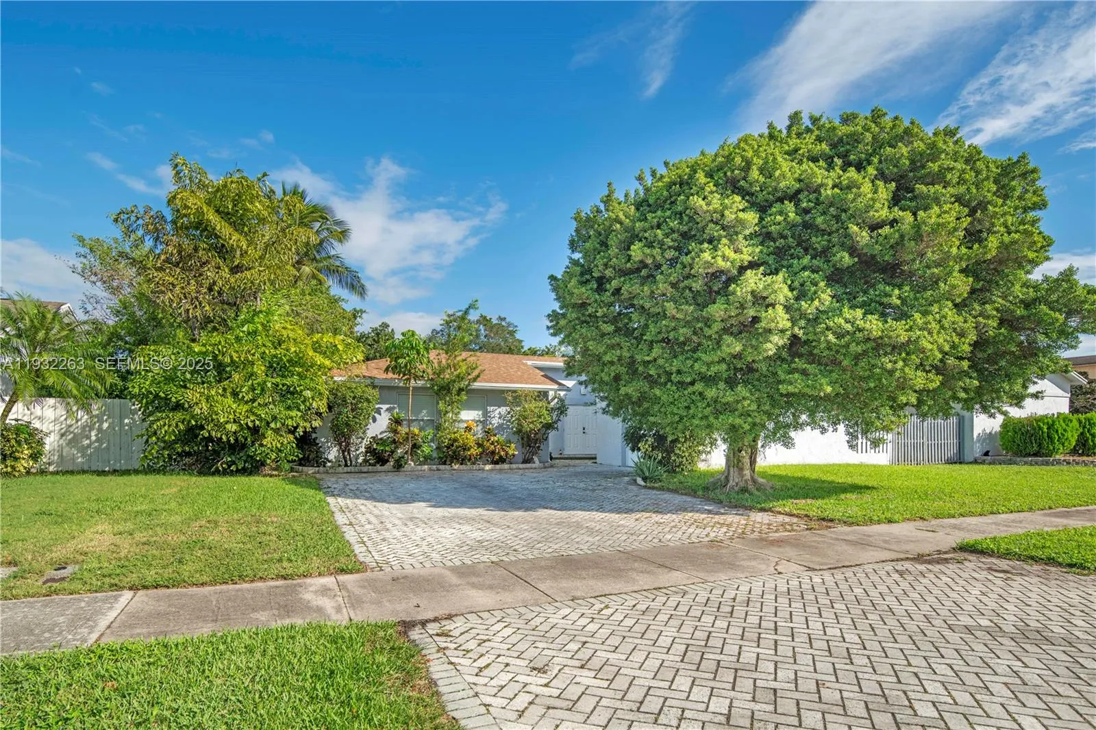 4093 NW 1st Pl, Deerfield Beach FL 33442