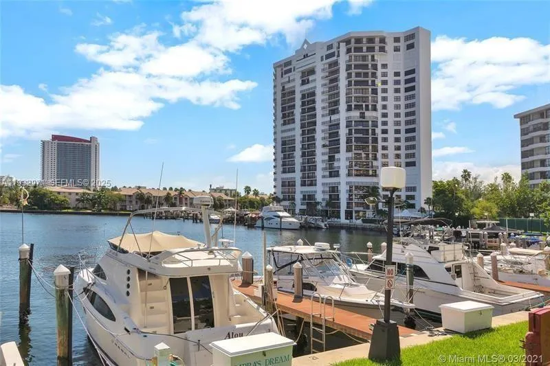 2 bedroom 2 bath for sale at 2500 Parkview Dr # 1920, Hallandale Beach FL 33009