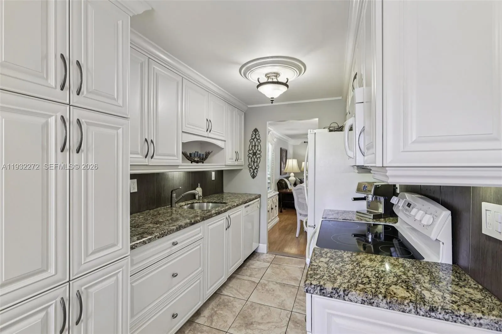 4850 NW 29th Ct # 325, Lauderdale Lakes FL 33313