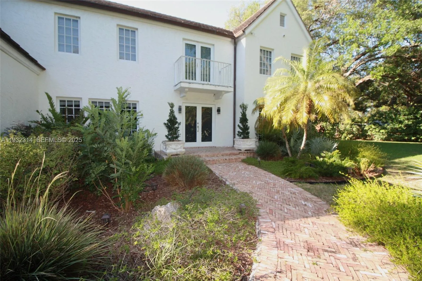 6750 Granada Blvd, Coral Gables FL 33146