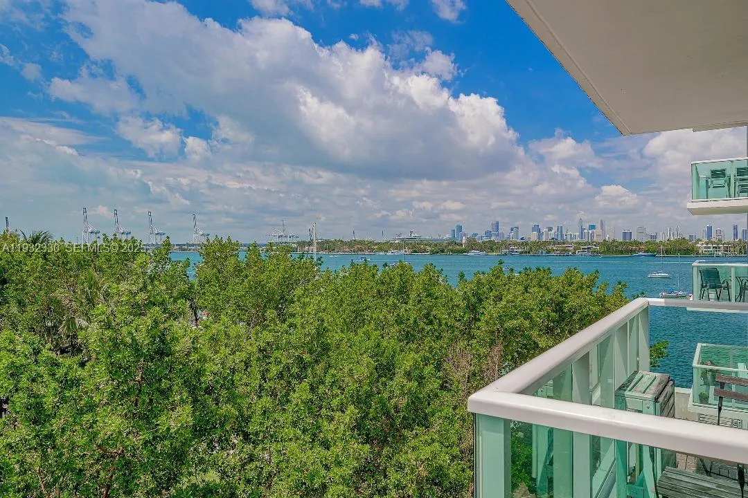 1 bedroom 1 bath for sale at 1000 West Ave # 327, Miami Beach FL 33139