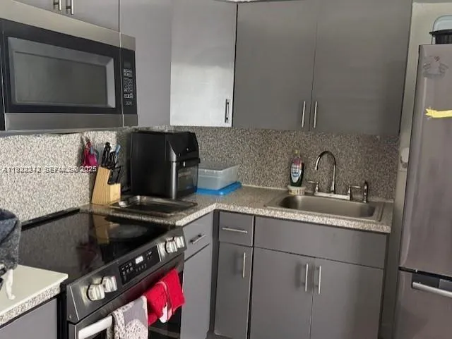 67 NW 34th St, Miami FL 33127