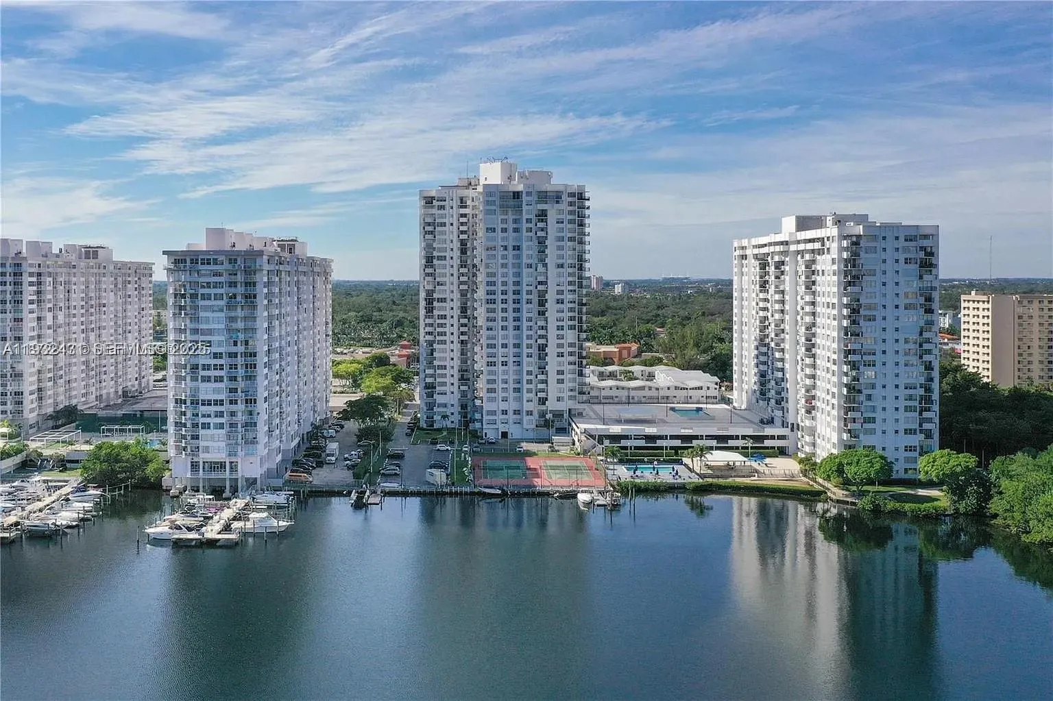 2780 NE 183rd St # 1805, Aventura FL 33160
