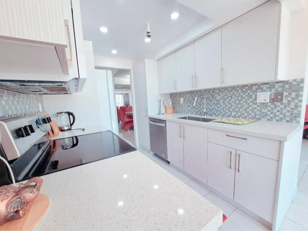 210 174th St # 508, Sunny Isles Beach FL 33160