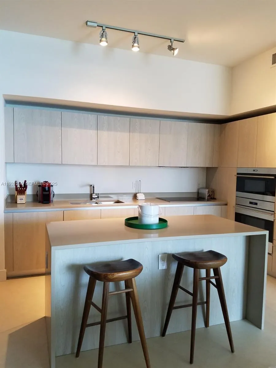 1 bedroom 1 bath for sale at 4111 S Ocean Dr, Hollywood FL 33019