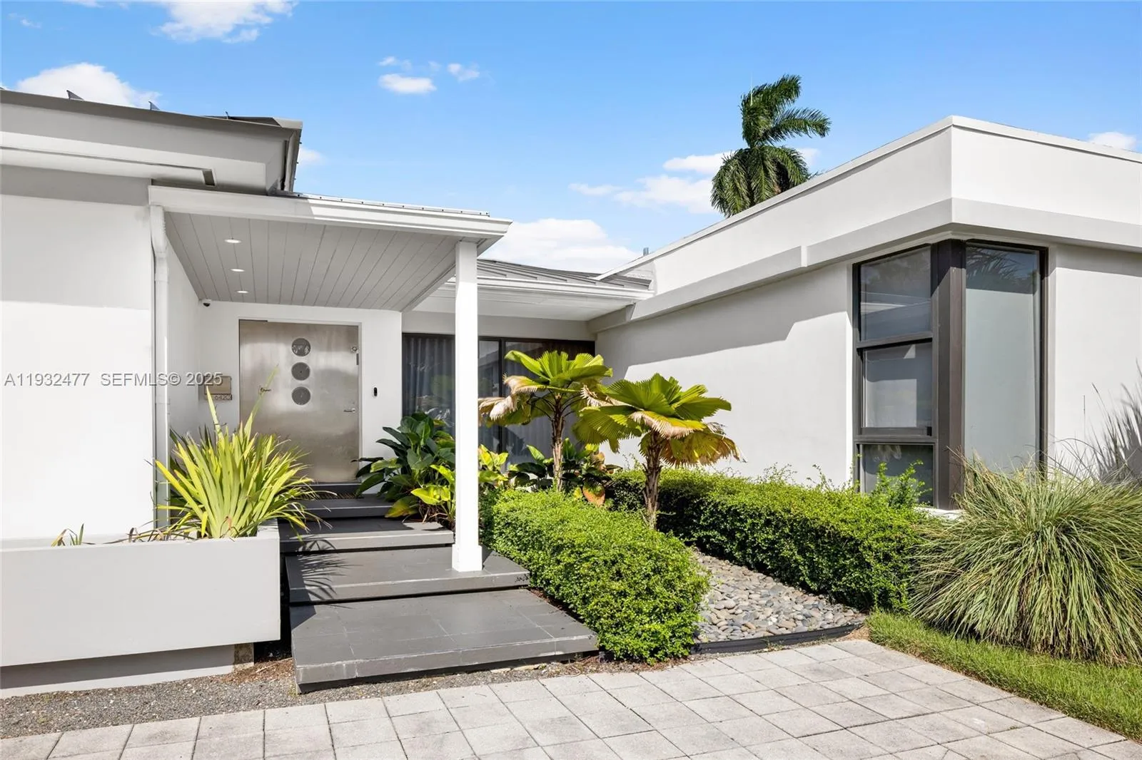 6420 Pinetree Drive Cir, Miami Beach FL 33141