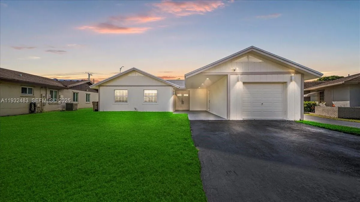 4 bedroom 3 bath for sale at 2279 Nova Village Dr, Davie FL 33317