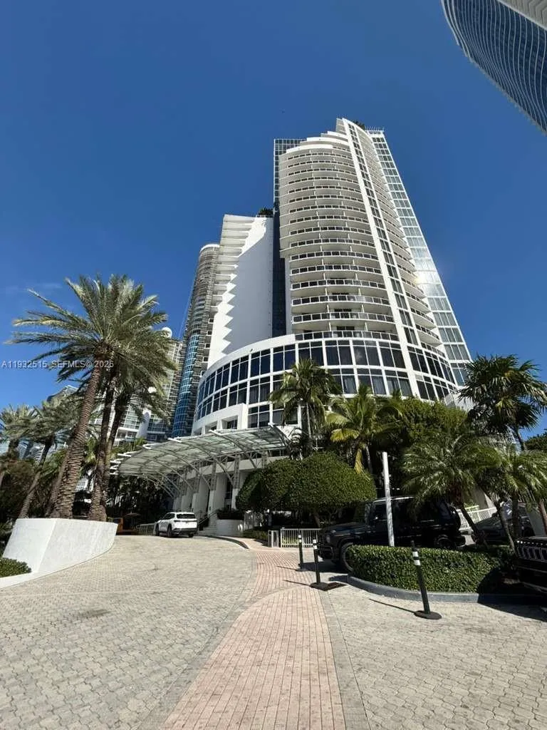 1 bath for sale at 18001 Collins Ave # 1006, Sunny Isles Beach FL 33160