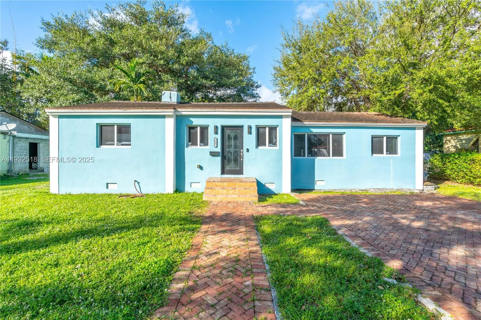 3 bedroom 2 bath for sale at 9402 NW 2nd Pl, Miami Shores FL 33150