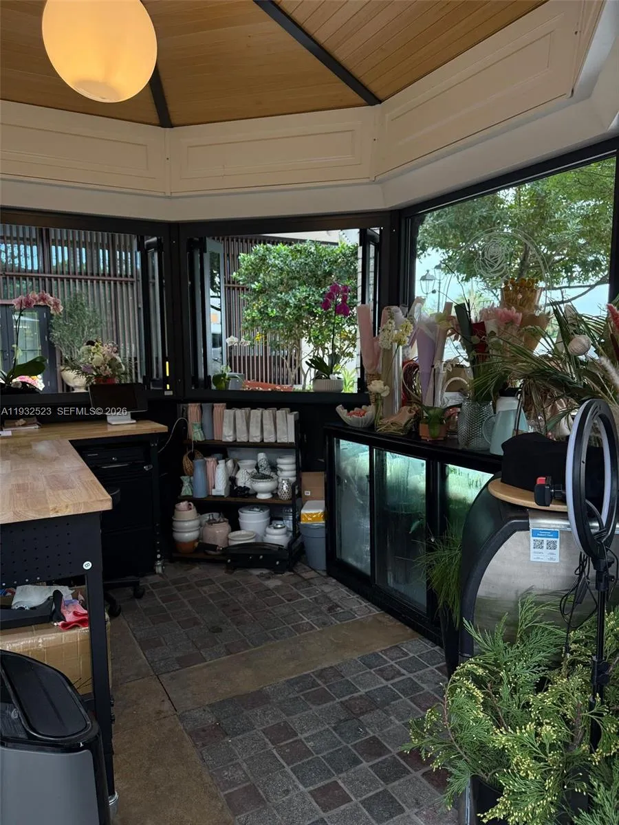 3011 Ponce de Leon Blvd, Coral Gables FL 33134