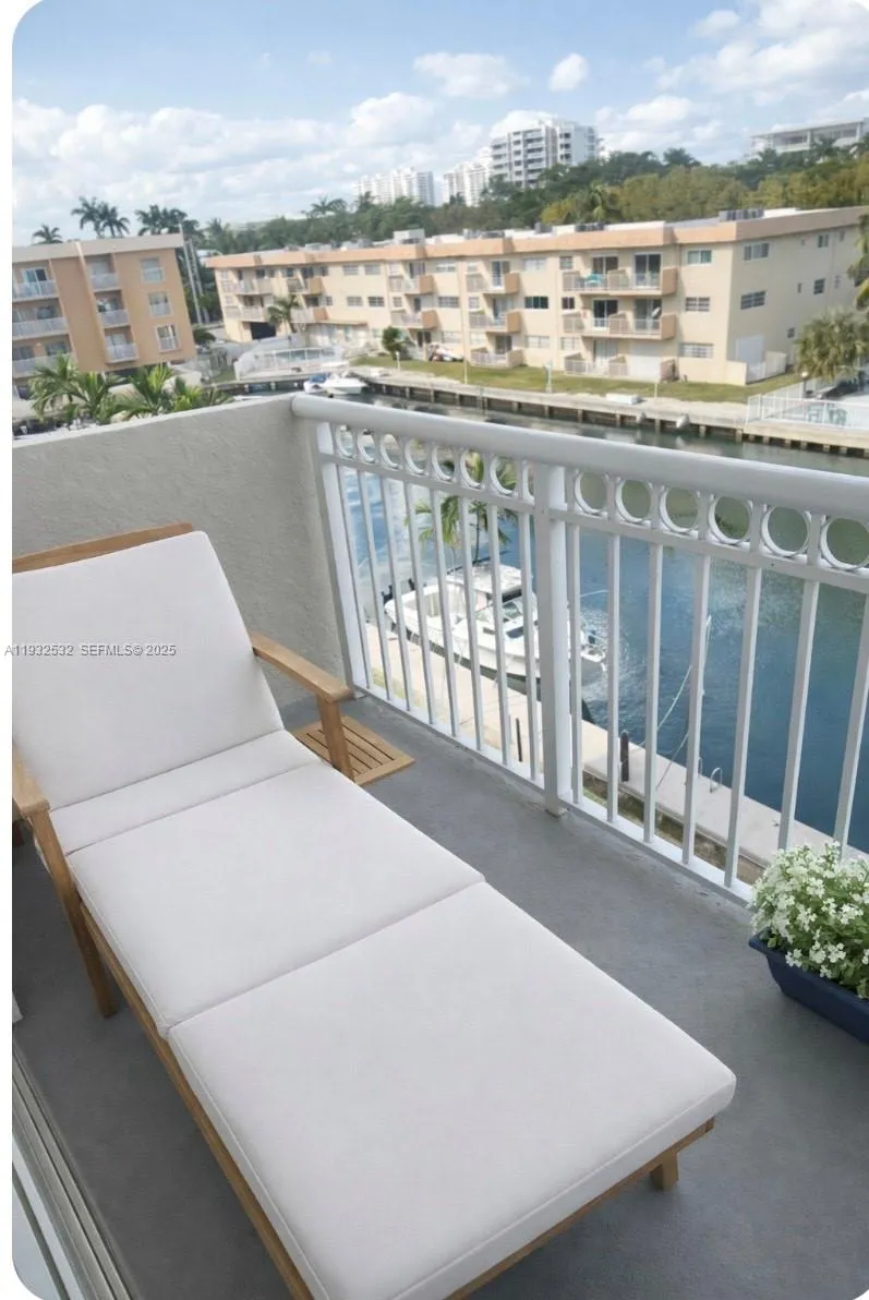 1 bedroom 1 bath for sale at 3601 NE 170th St # B, North Miami Beach FL 33160