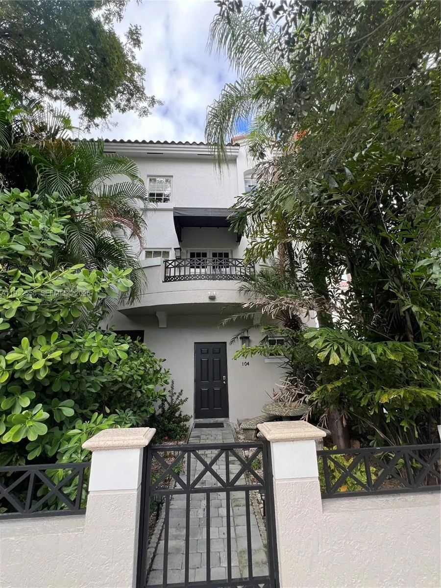 261 Navarre Ave # 4, Coral Gables FL 33134