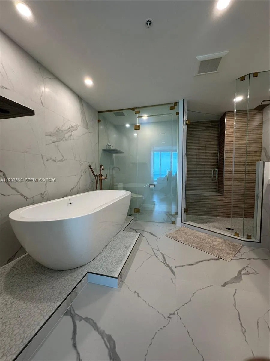 6899 Collins Ave # 1008, Miami Beach FL 33141