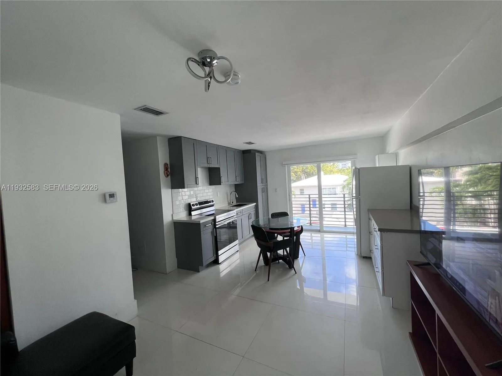 1033 Lenox Ave # 309, Miami Beach FL 33139