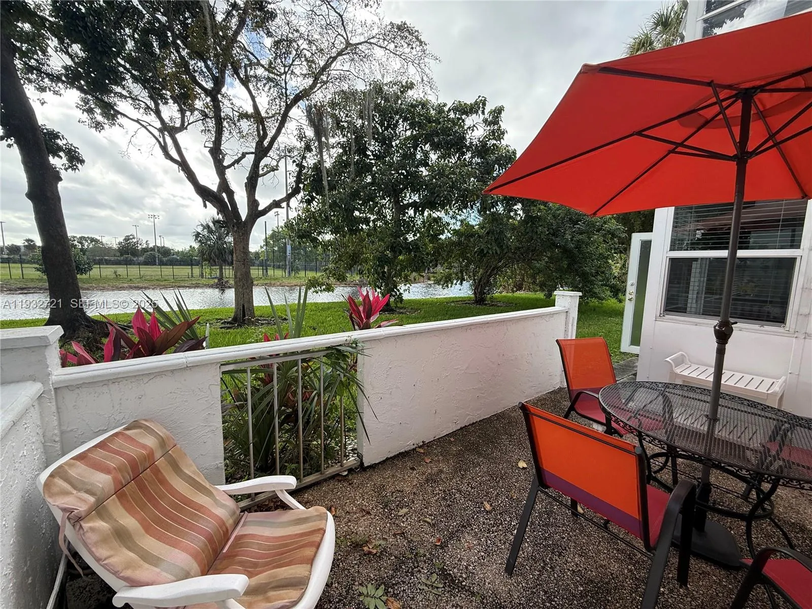 2 bedroom 2 bath for sale at 4270 NW 40th St # 109, Lauderdale Lakes FL 33319