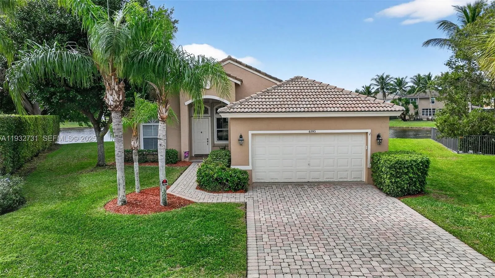 3 bedroom 2 bath for sale at 6595 Jackie Way, Lake Worth FL 33467