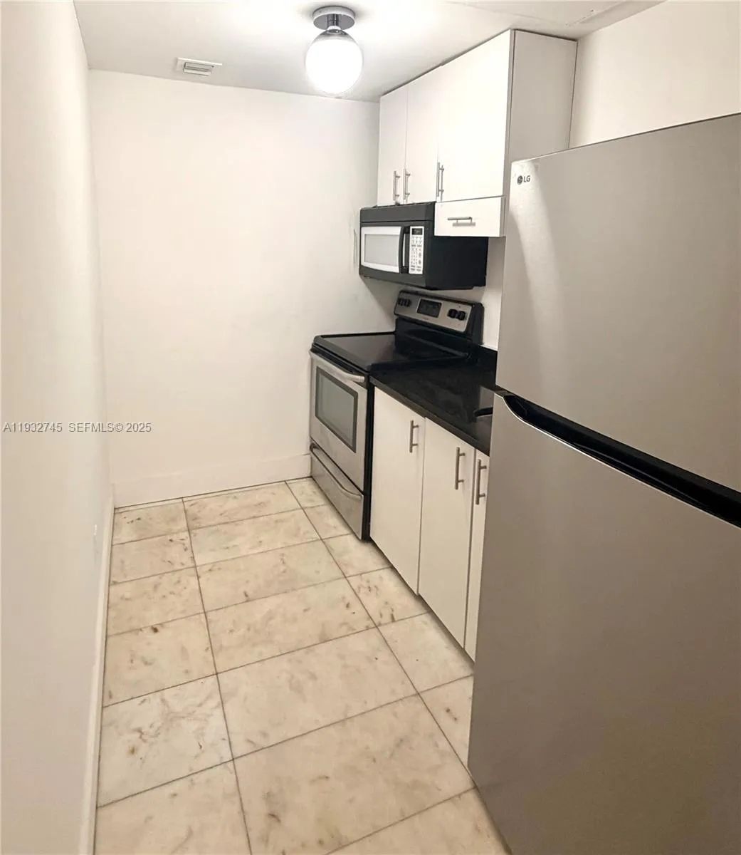 801 8th St # 104, Miami Beach FL 33139