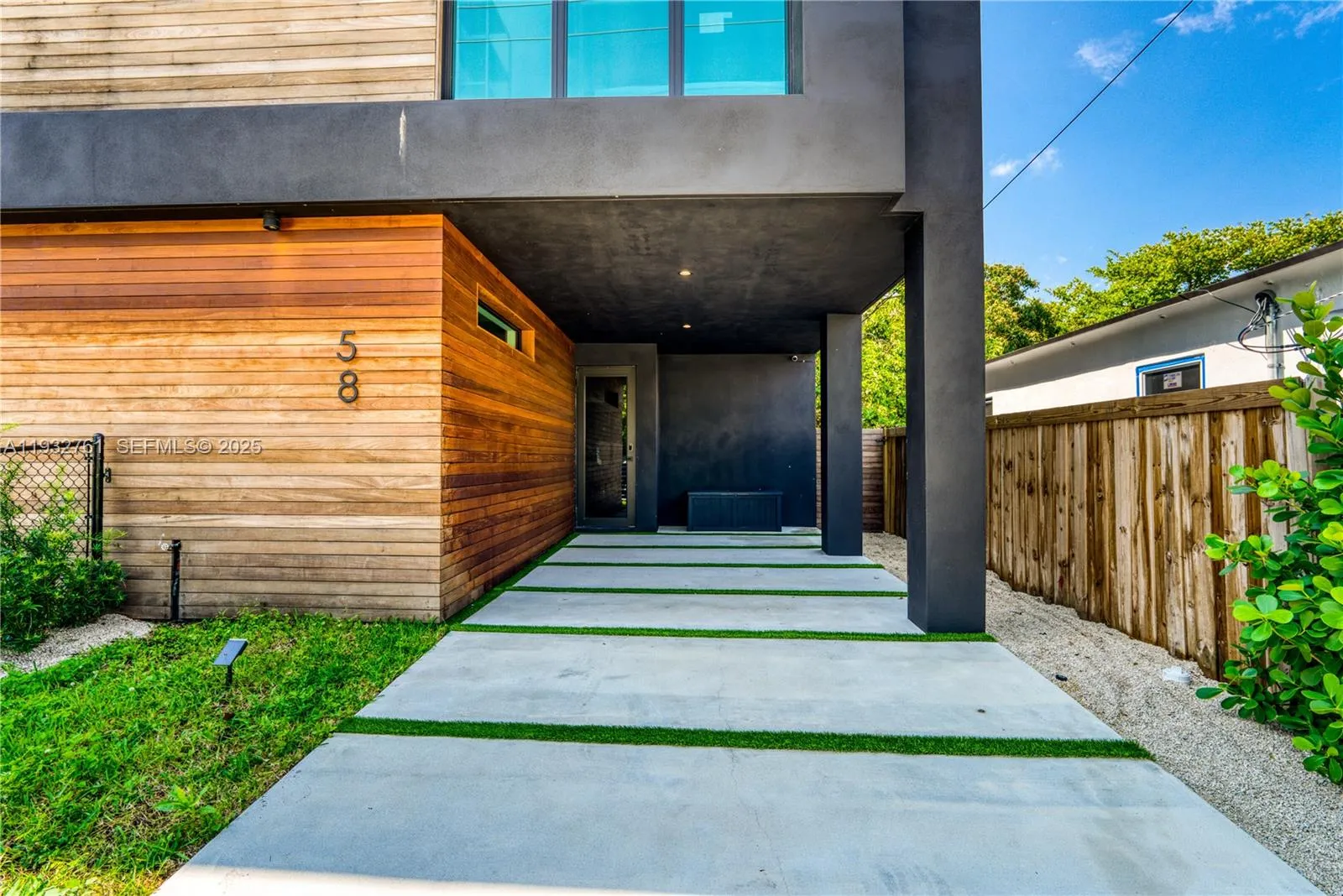 58 NW 52nd St, Miami FL 33127