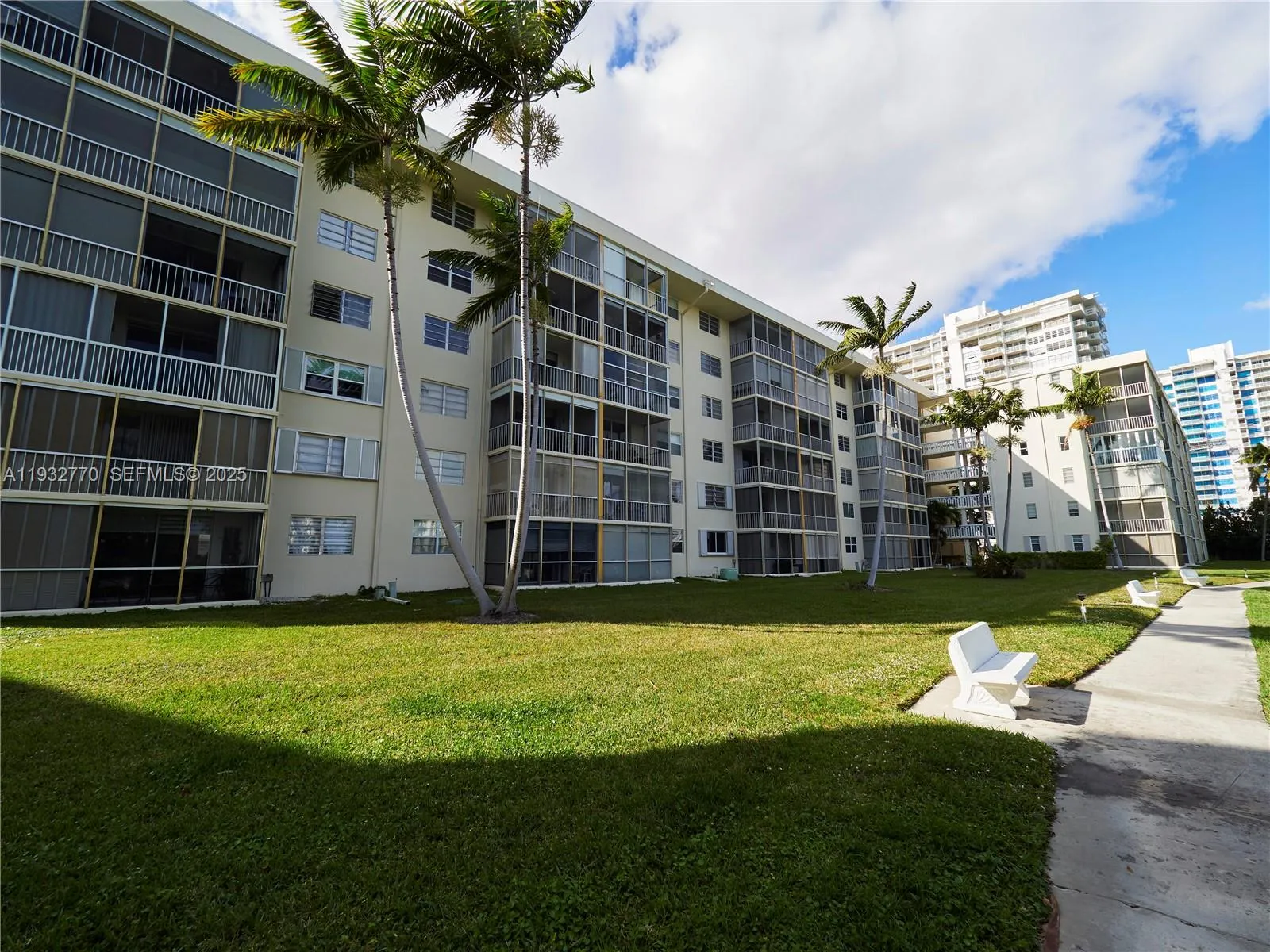 2861 Leonard Dr # F412, Aventura FL 33160