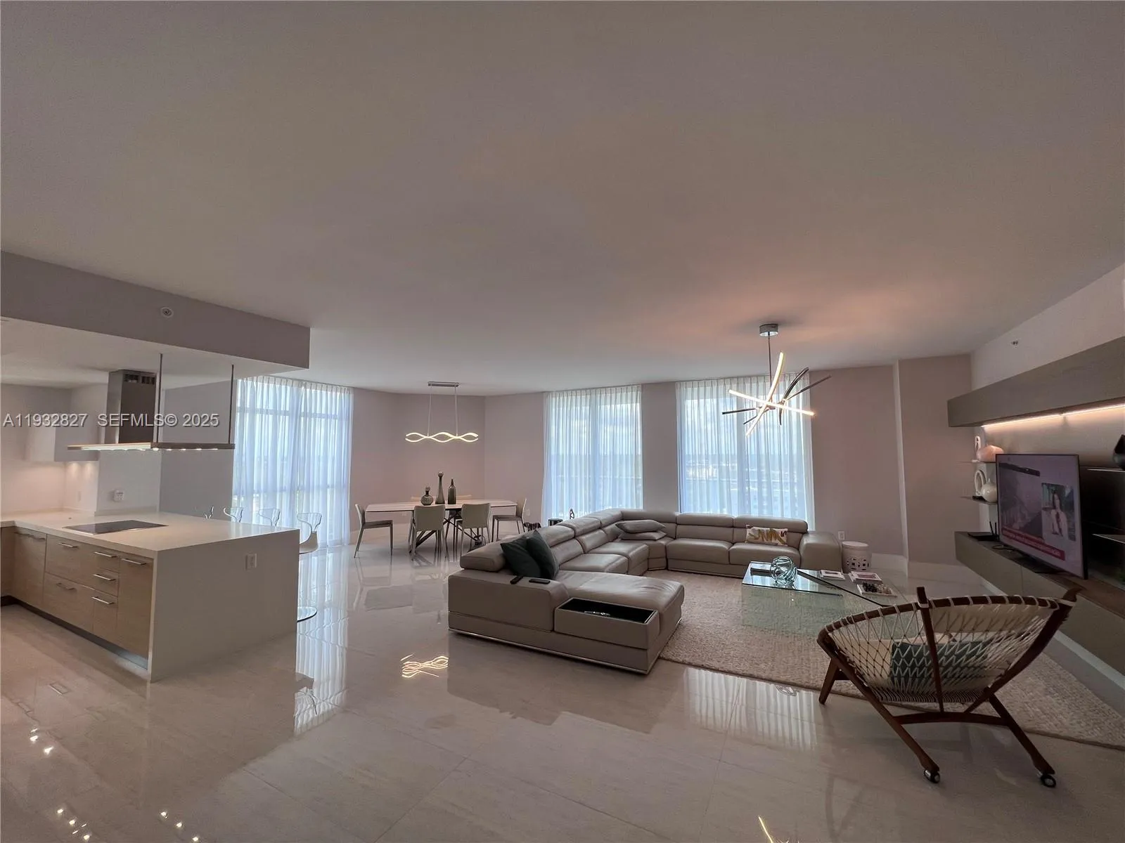 3 bedroom 2 bath for sale at 17301 Biscayne Blvd # 1402, North Miami Beach FL 33160