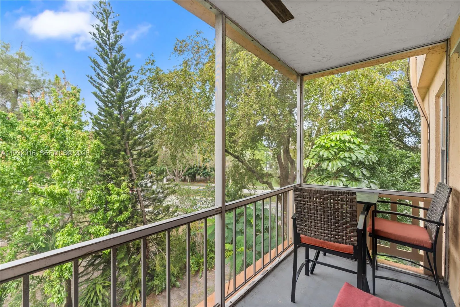 1 bedroom 1 bath for sale at 8400 Lagos De Campo Blvd # 312, Tamarac FL 33321