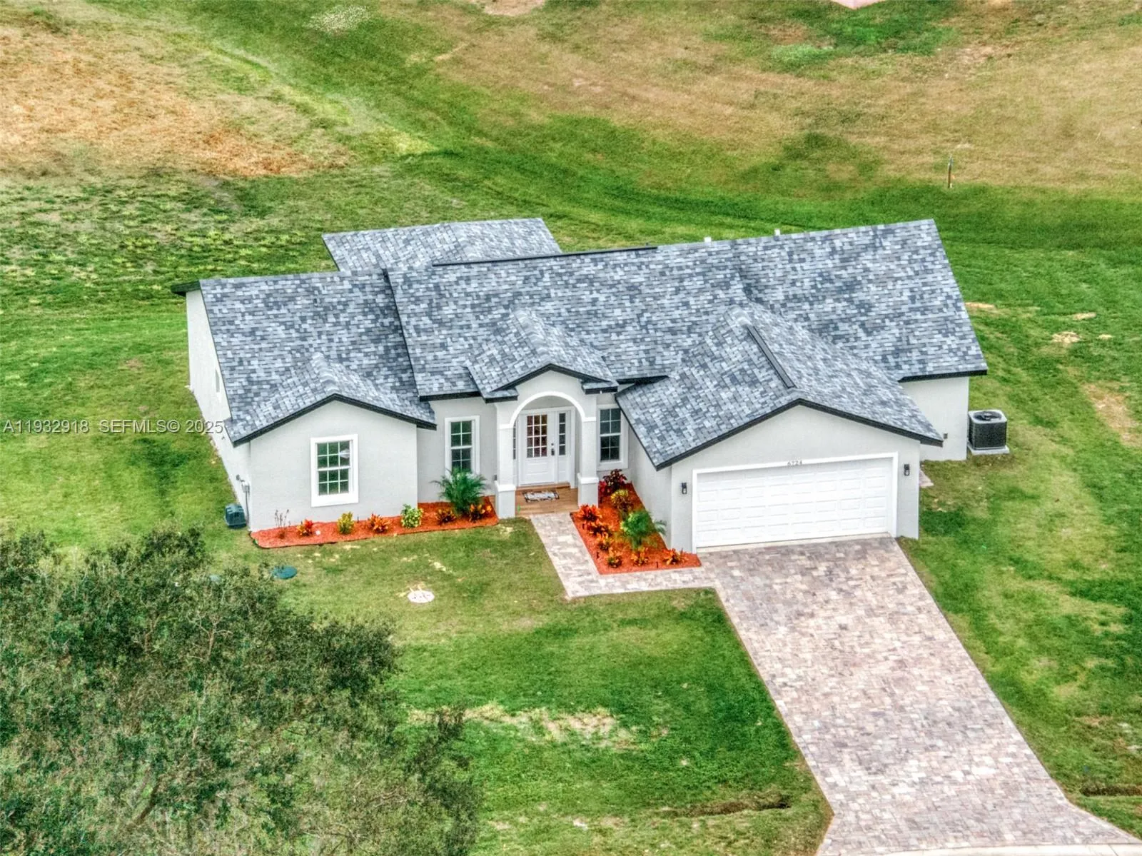 3 bedroom 2 bath for sale at 6724 Heavitree DR, Sebring FL 33876