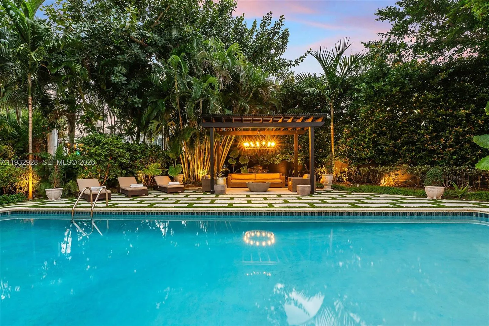 680 Buttonwood Ln, Miami FL 33137