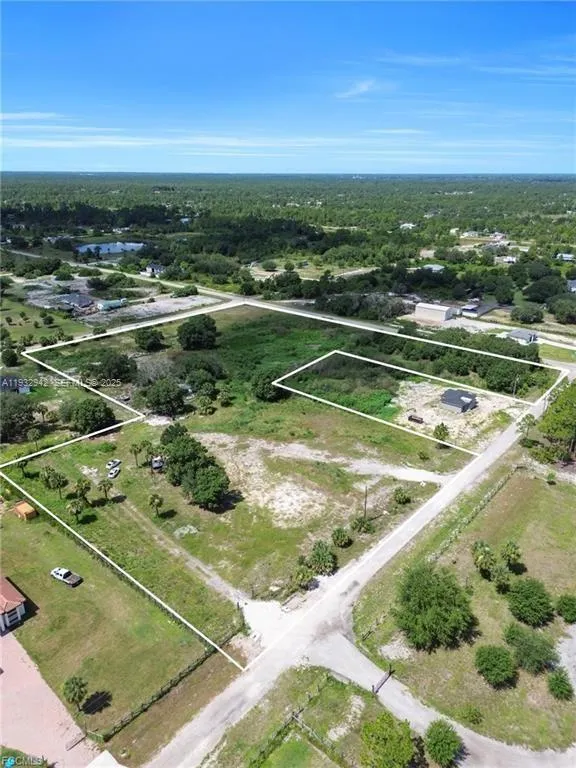 7583 7TH PL, La Belle FL 33935