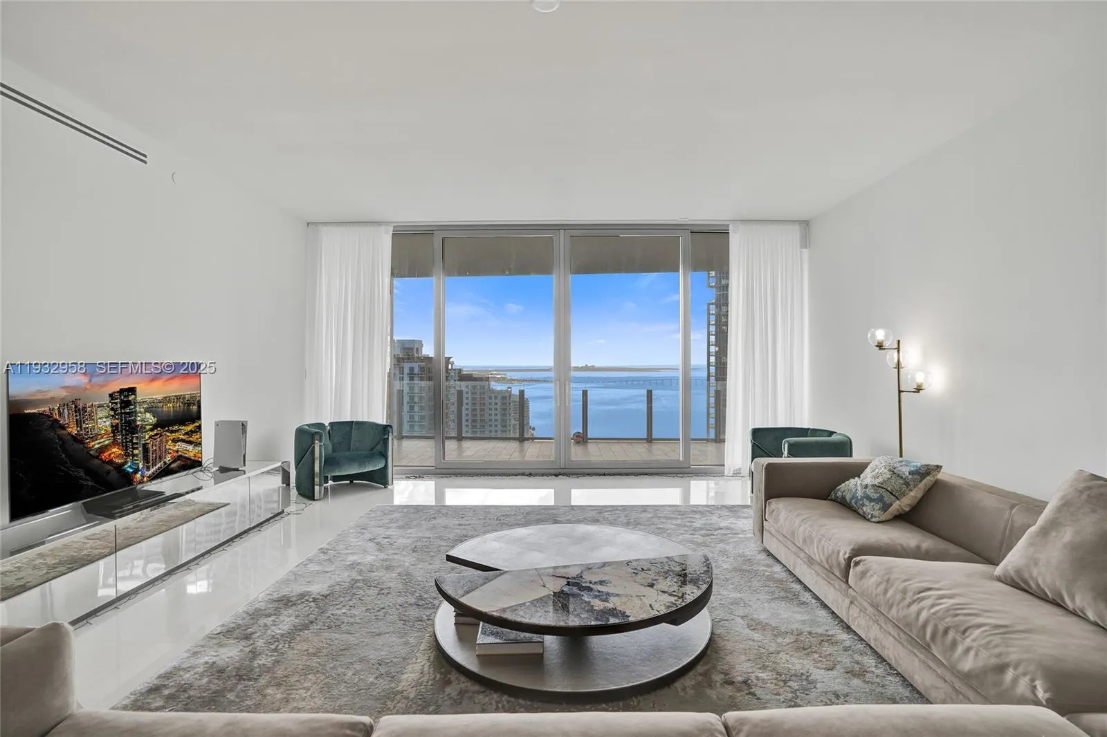 300 Biscayne Boulevard Way # 3304C, Miami FL 33131