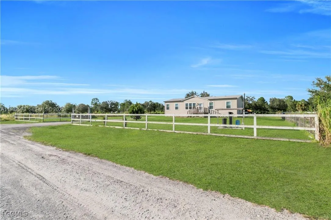 7824 8TH PL, La Belle FL 33935