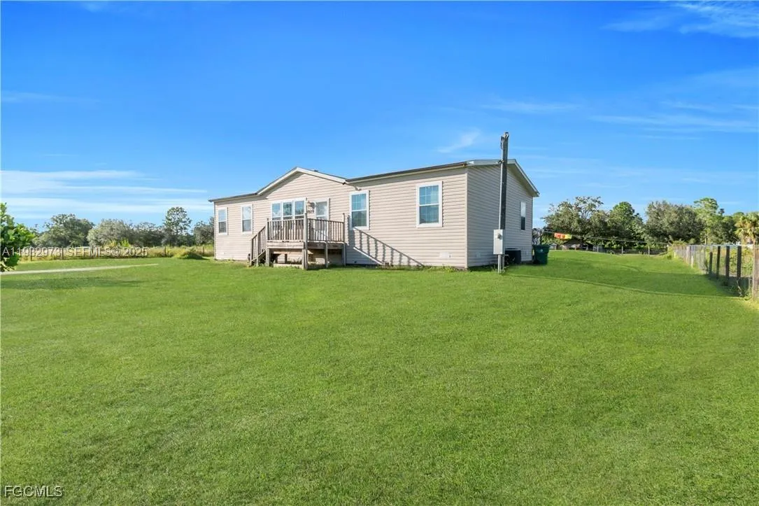 7824 8TH PL, La Belle FL 33935
