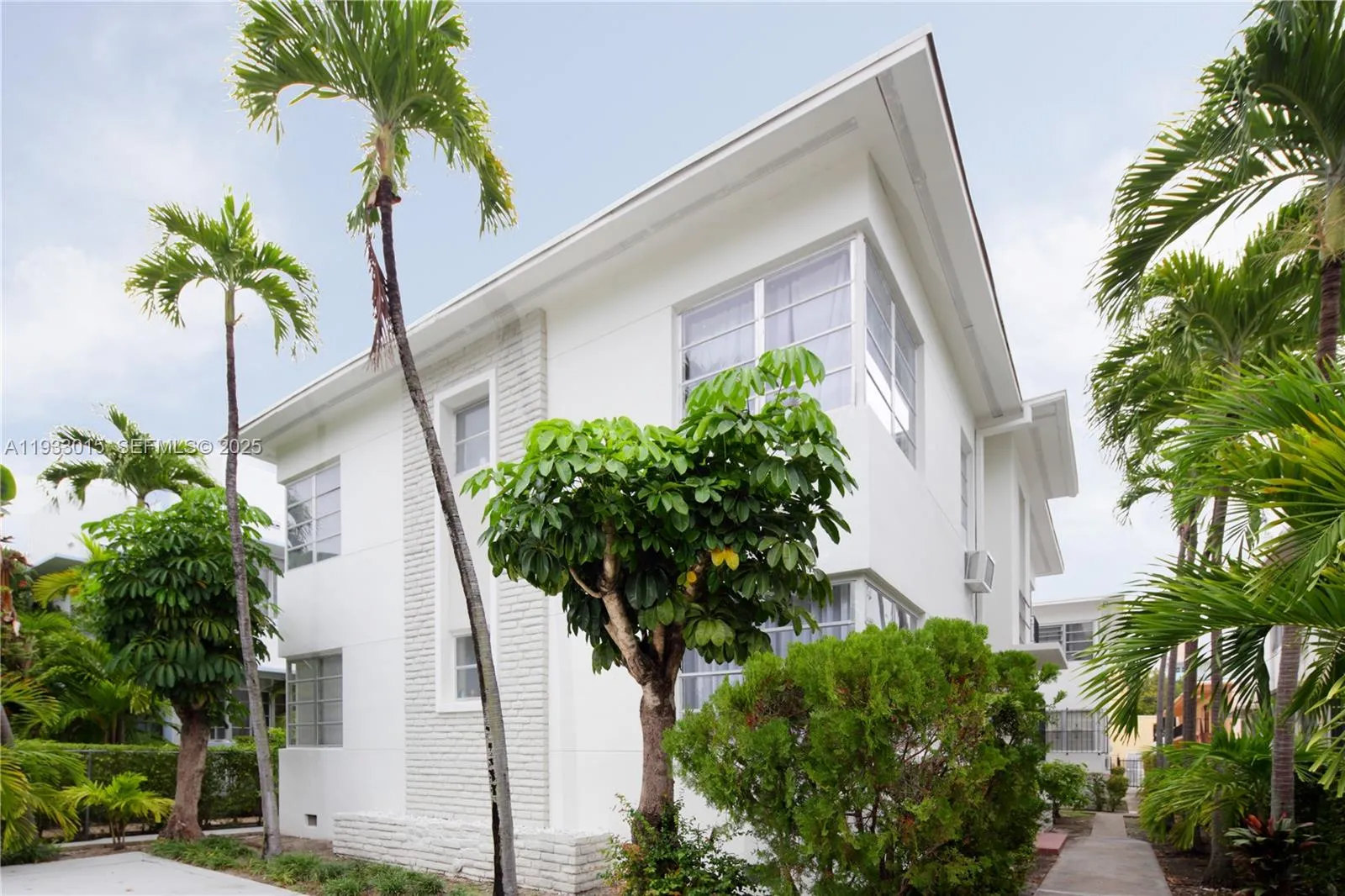 1 bedroom 1 bath for sale at 821 Jefferson Ave # 5, Miami Beach FL 33139