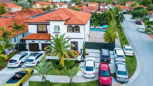 5 bedroom 4 bath for sale at 15268 SW 22nd Ter, Miami FL 33185