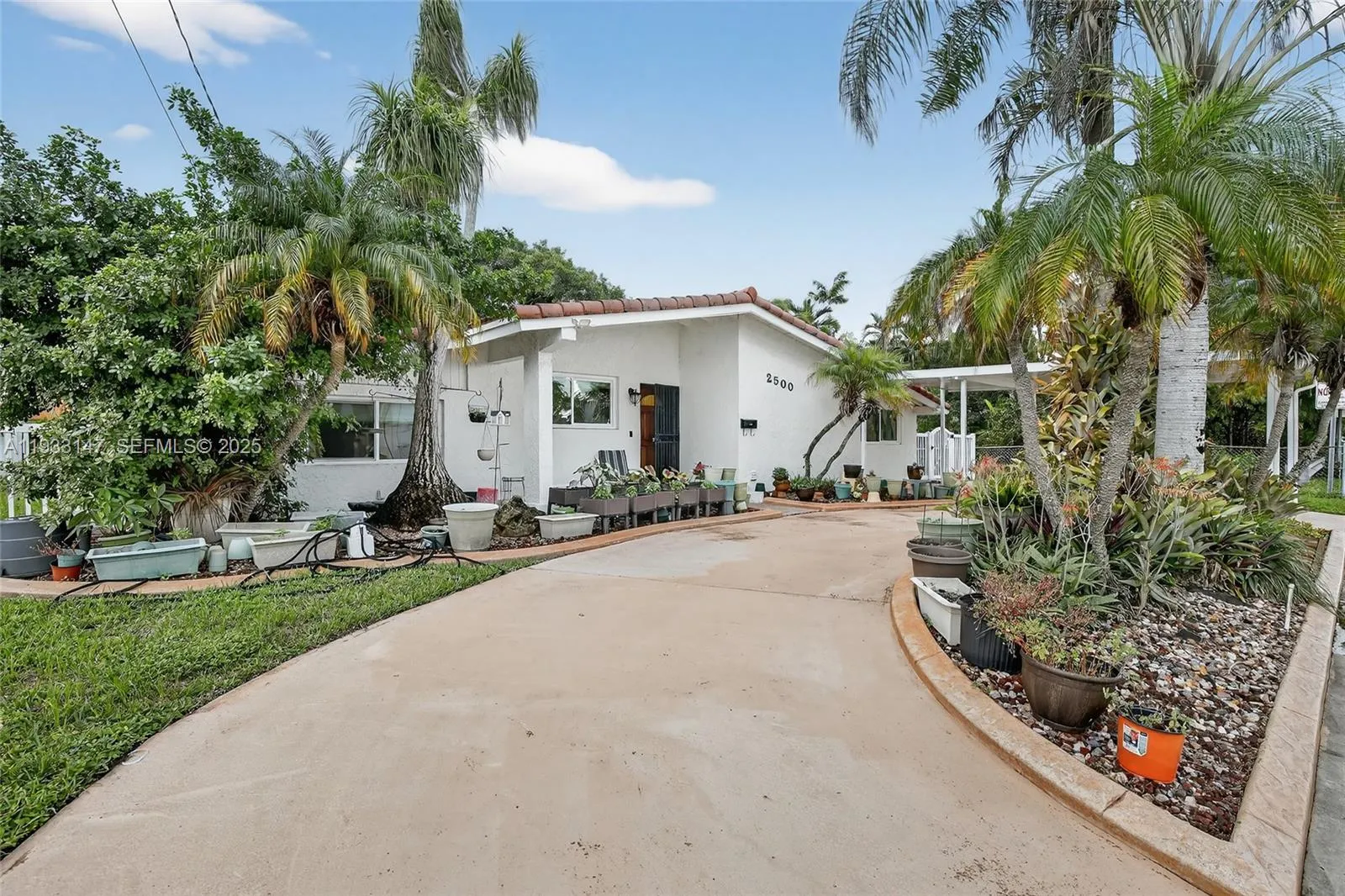2500 NE 209th Ter, Miami FL 33180