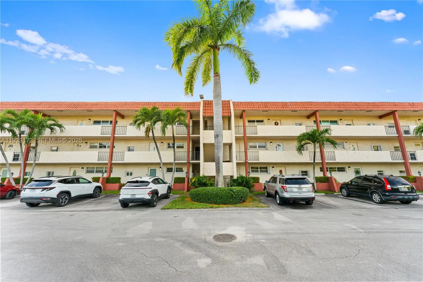 8901 S Hollybrook Blvd # 303, Pembroke Pines FL 33025