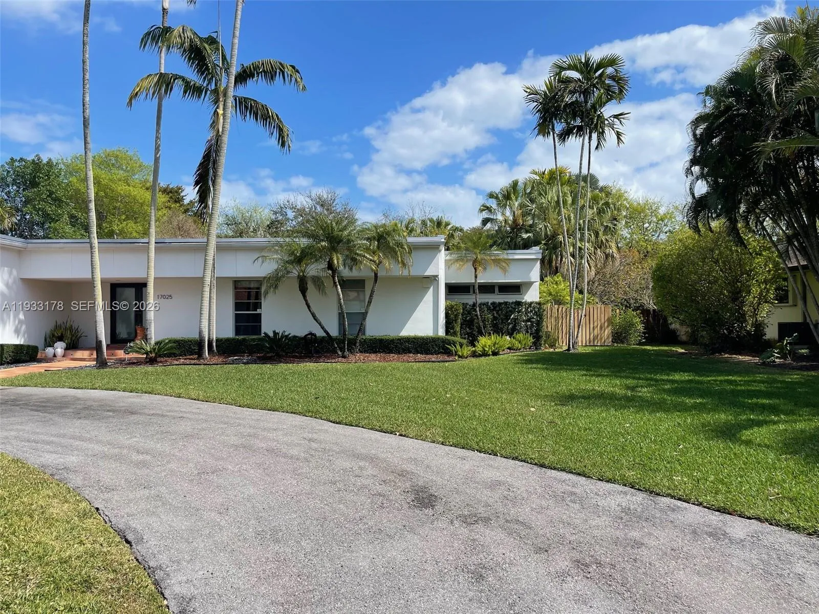17025 SW 80th Ct, Palmetto Bay FL 33157