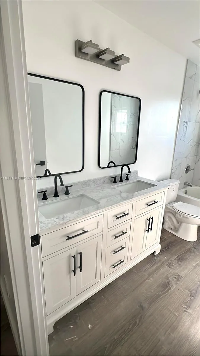 1629 NW 40th St, Miami FL 33142