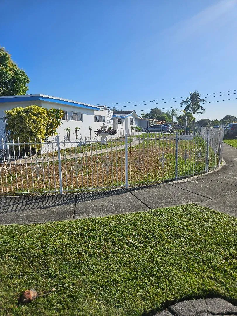 17601 SW 108th Ct, Miami FL 33157