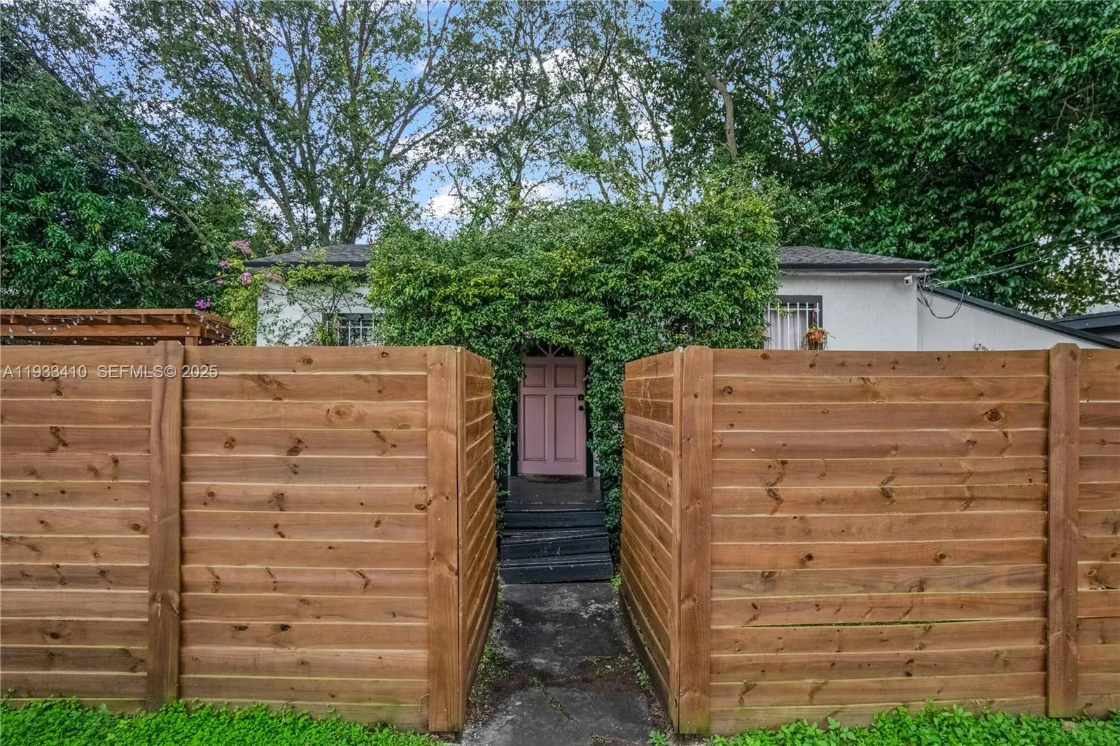 9210 NW 4th Ave, Miami FL 33150