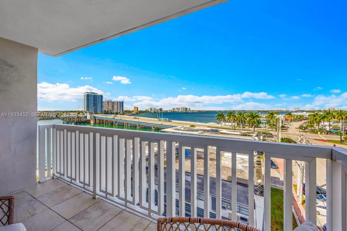 2016 Bay Dr # 604, Miami Beach FL 33141
