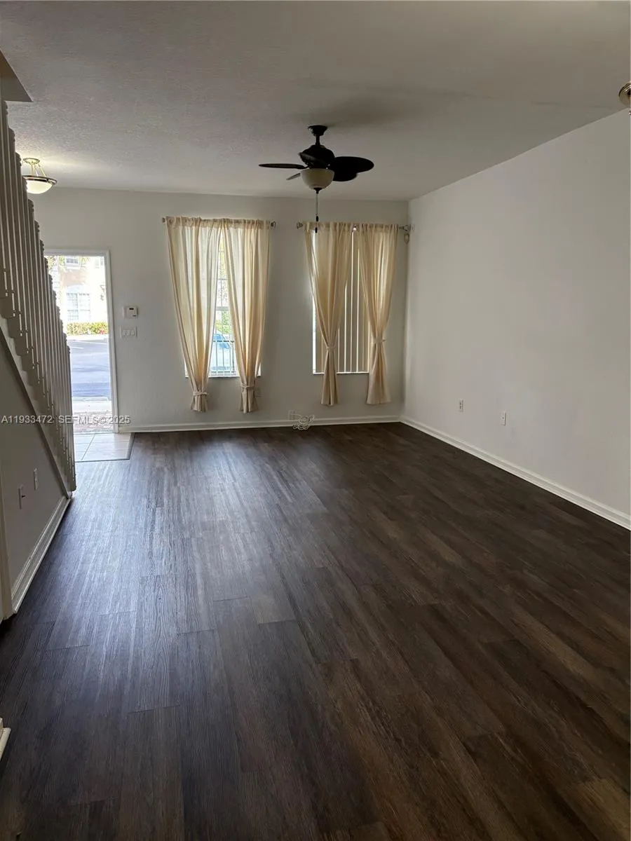 687 NW 42nd Ave, Plantation FL 33317