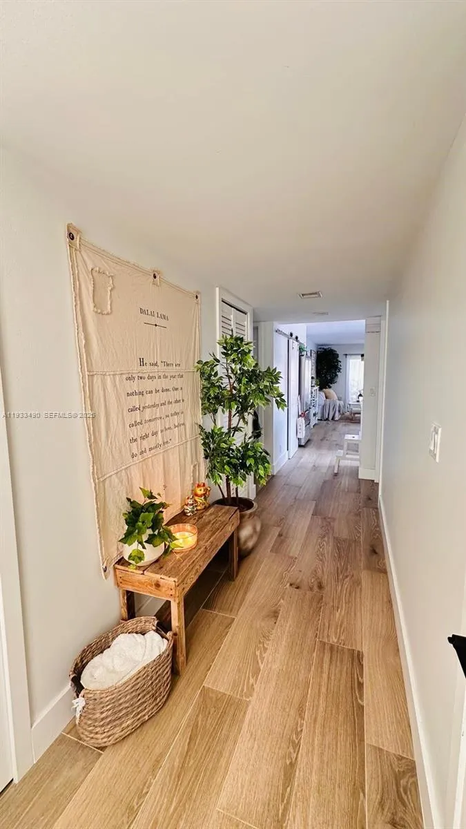 3 bedroom 2 bath for sale at 223 Lakeview Dr # 204, Weston FL 33326