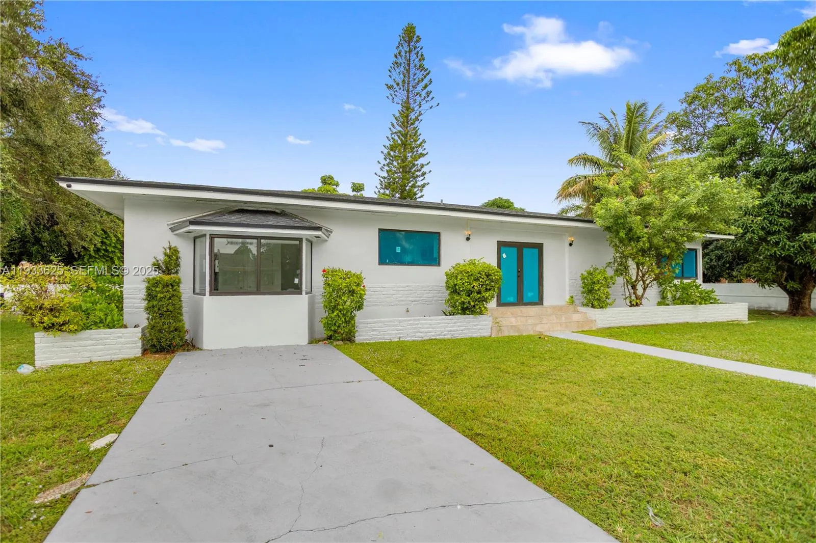 1445 NE 147th St, Miami FL 33161