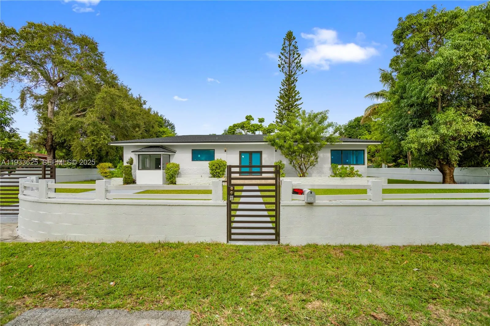 1445 NE 147th St, Miami FL 33161