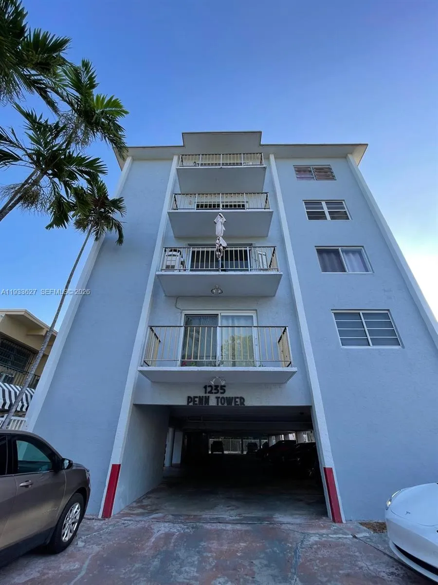 1 bedroom 1 bath for sale at 1235 Pennsylvania Ave # 4E, Miami Beach FL 33139